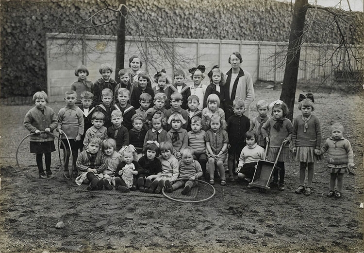 1927tm1928 fröbelschool klein KNA001014643.jpg